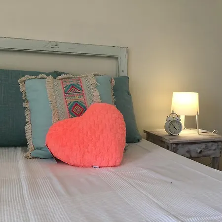 Проживание в семье Chic Low Cost